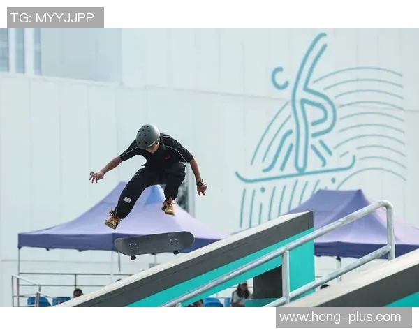 杭州攀岩队在滑板精英赛中的华丽转身与新挑战探索之路 杭州攀岩队在滑板精英赛中的华丽转身与新挑战探索之路